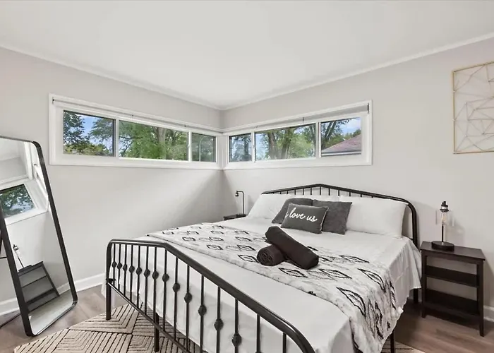 Retreat King Bed Holiday home